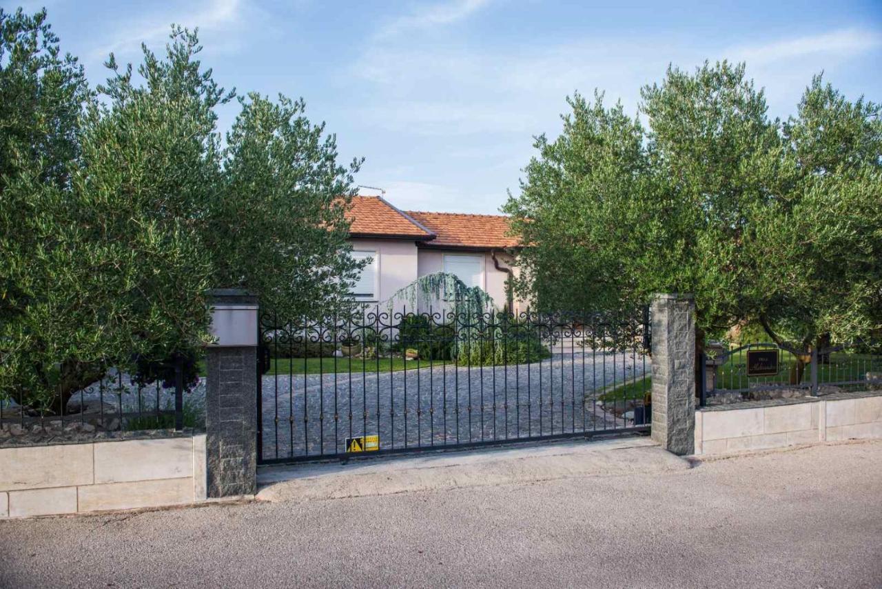 Villa Aleksandra Ljubuški Esterno foto